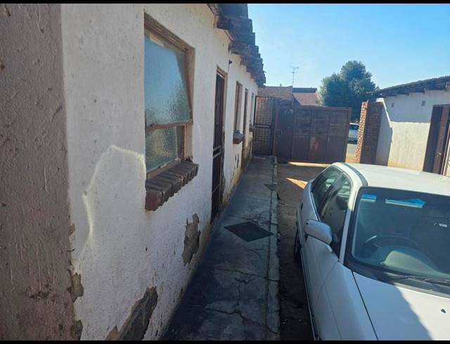 7 BEDROOM HOUSE FOR SALE IN PHOMOLONG